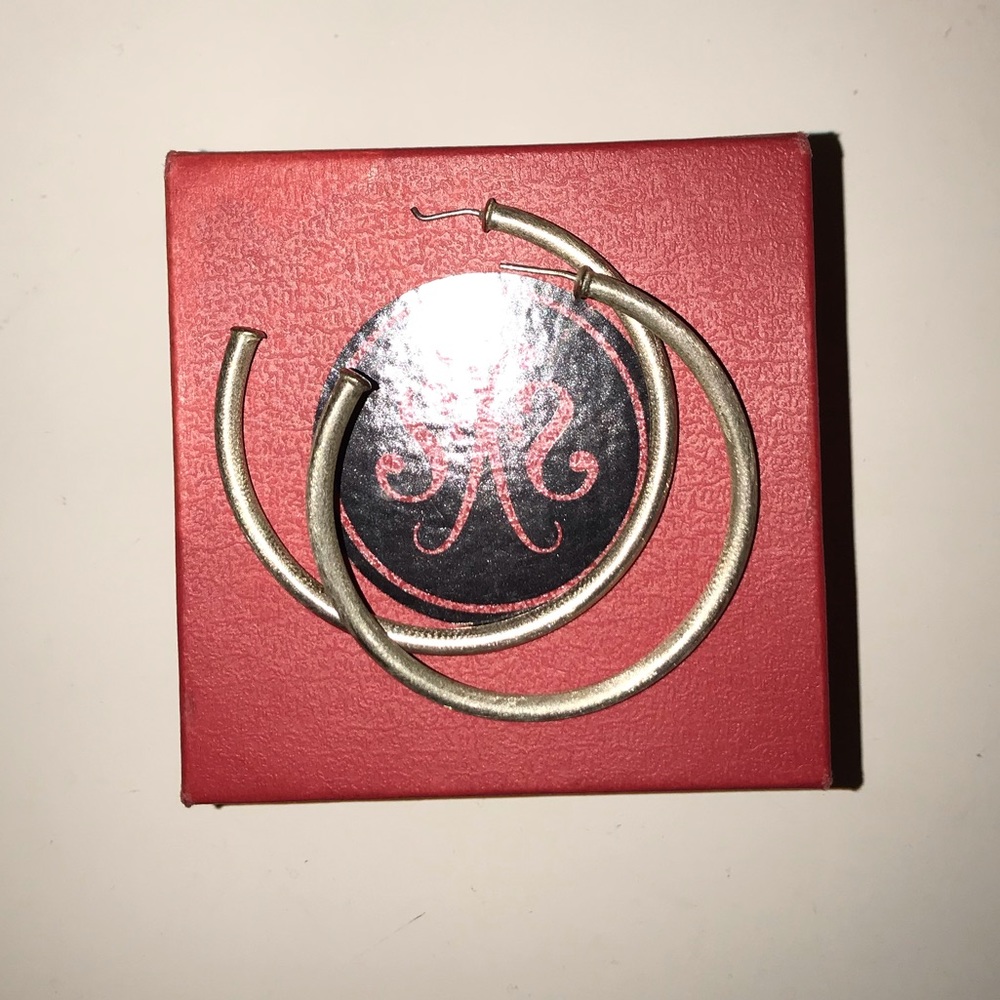 Silver Sheila Fajl Hoops